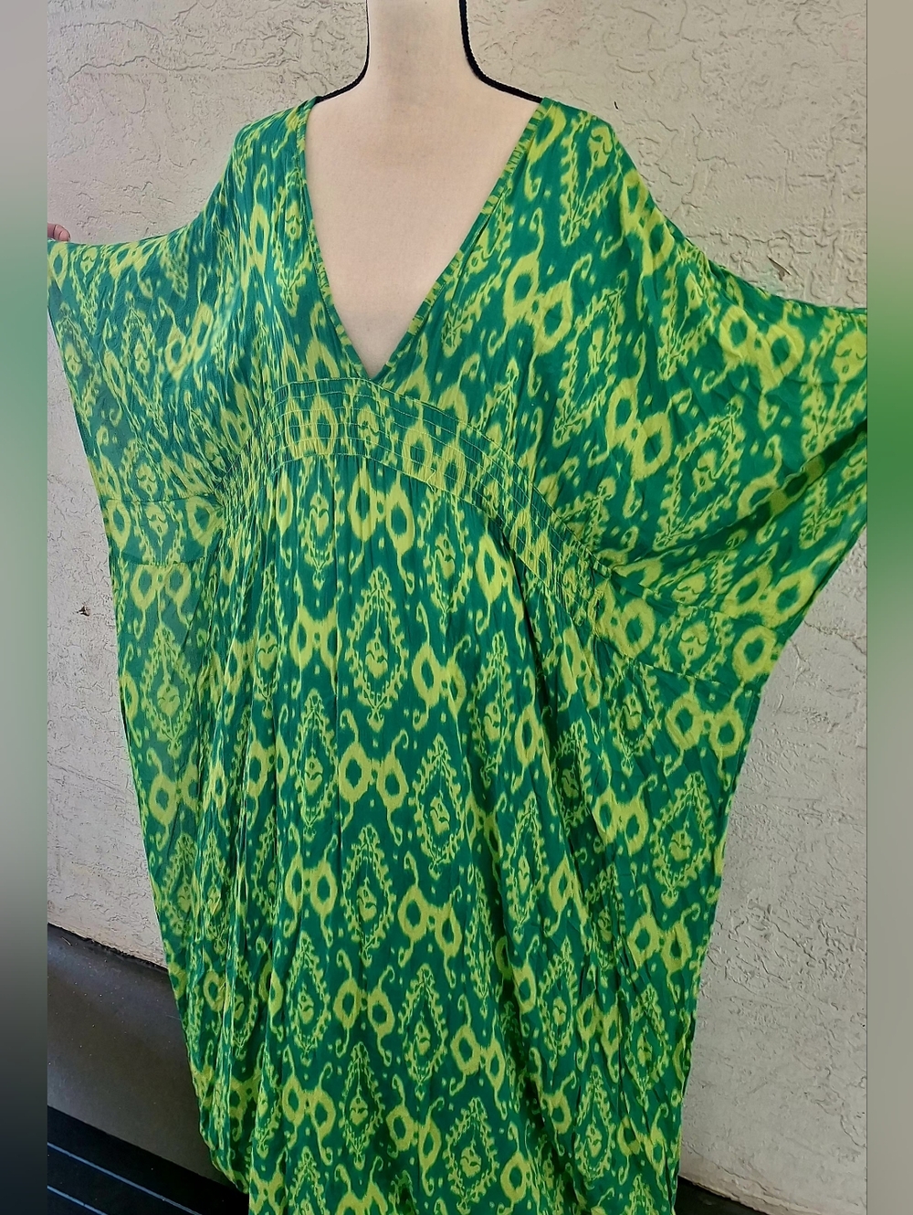Women's Green Patterned Maxi Dress - V-Neck Kaftan Style